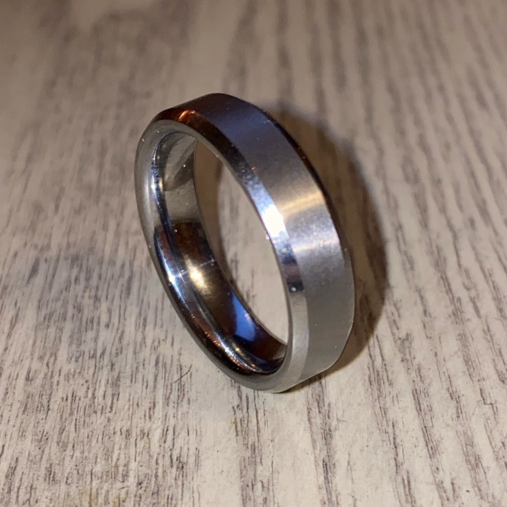 Mens Silver Tungsten Ring Size 11